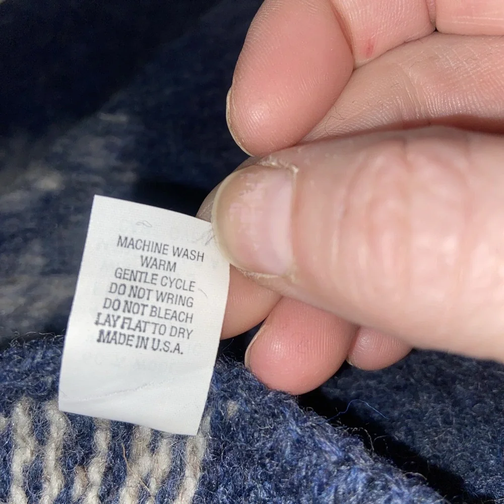 Winona Knits Wool & Acrylic Snowflake Blanket Throw Navy White USA  62